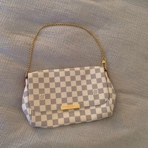 Louis Vuitton Clutch